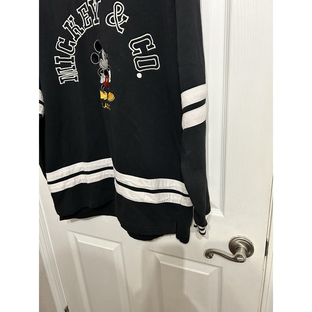 Vintage Disney Mickey & Co. Classic Crew Neck Sweatshirt Medium Embroidered 90s - Picture 7 of 15